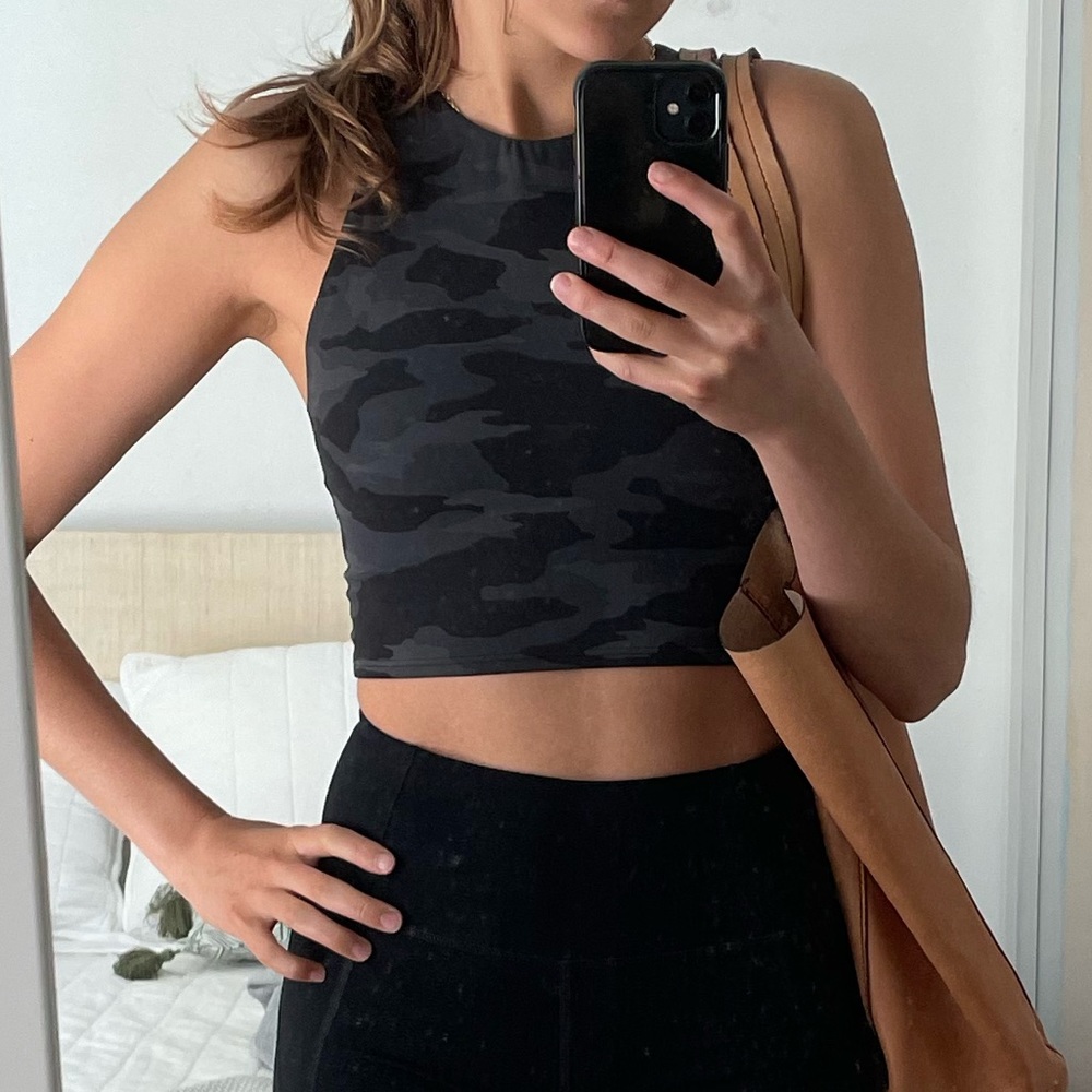 Athleta cropped workout top
